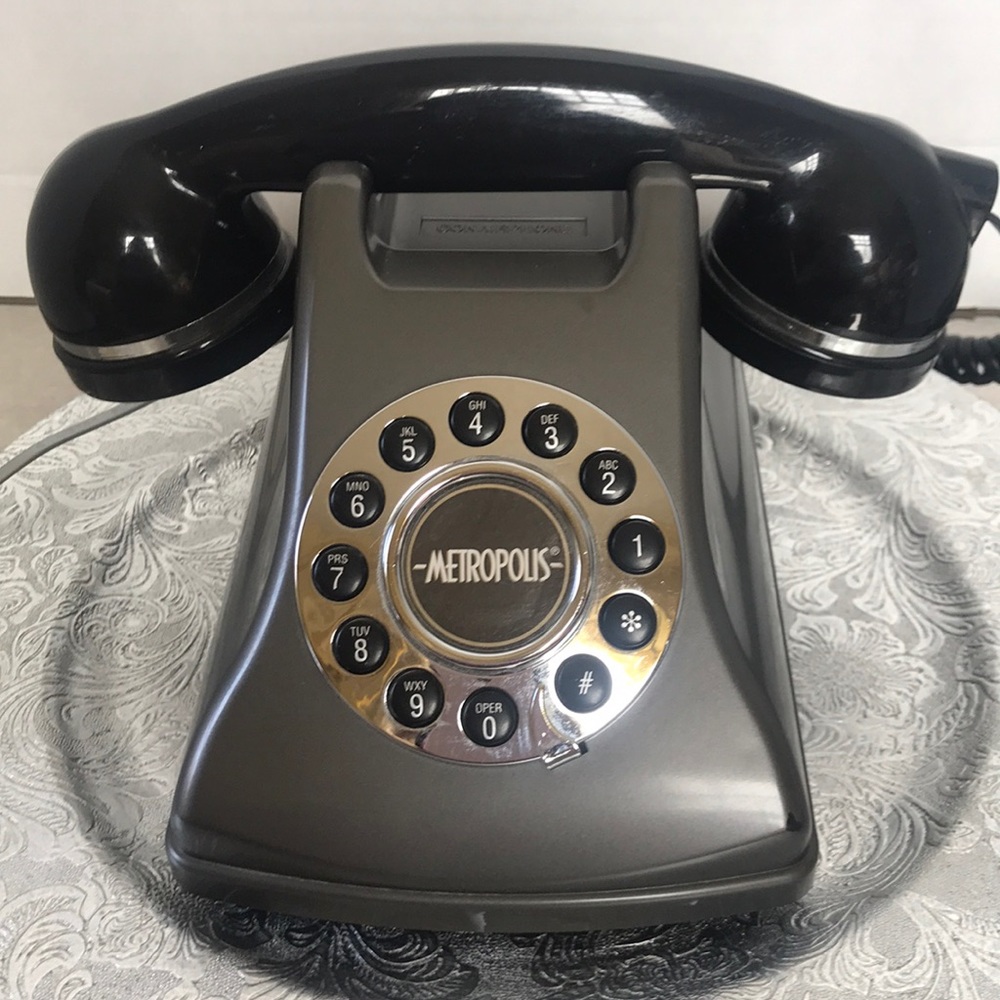 Metropolis Vintage Style Push Button Telephone